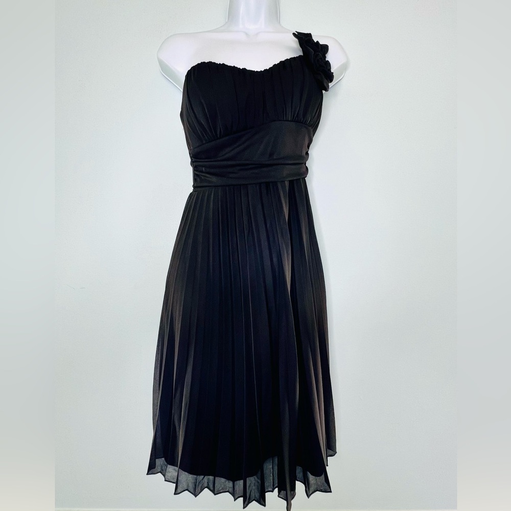 One shoulder cocktail dress